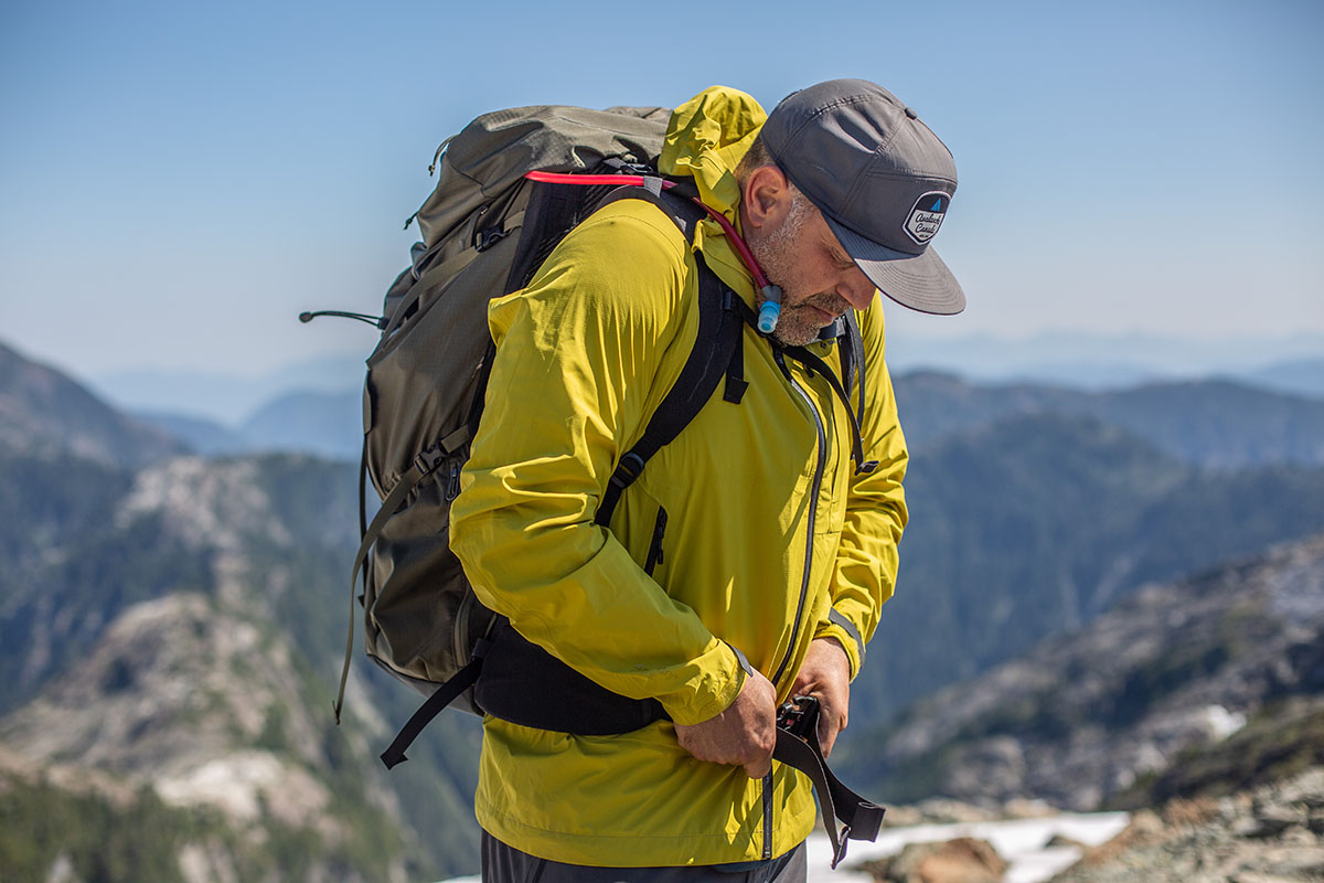 Arc'teryx Bora 75 backpacking backpack (adjusting hipbelt)